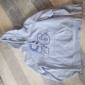 Grey 76'ers sweatshirt